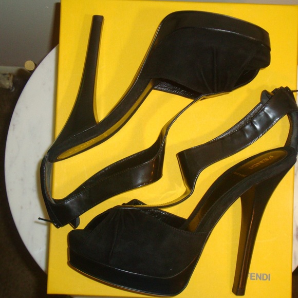 NIB Authentic Fendi Black Platform Heels - Picture 5 of 8